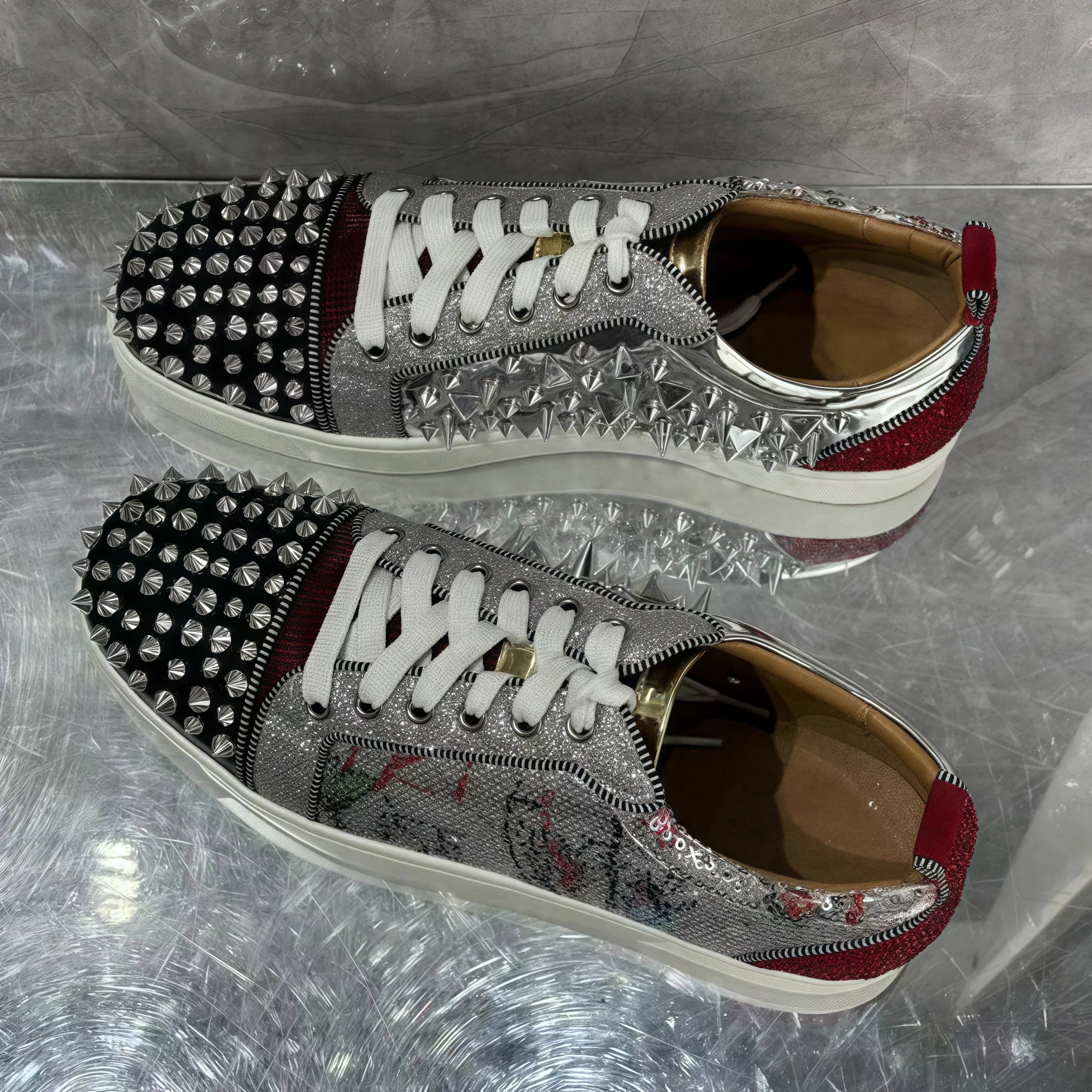 Fashion Spike Flat Heel Lace Up Female Casual Zapatillas 2025 Rivets Luxury Sneakers Woman Man Lovers Print Sports Shoes Bag Set