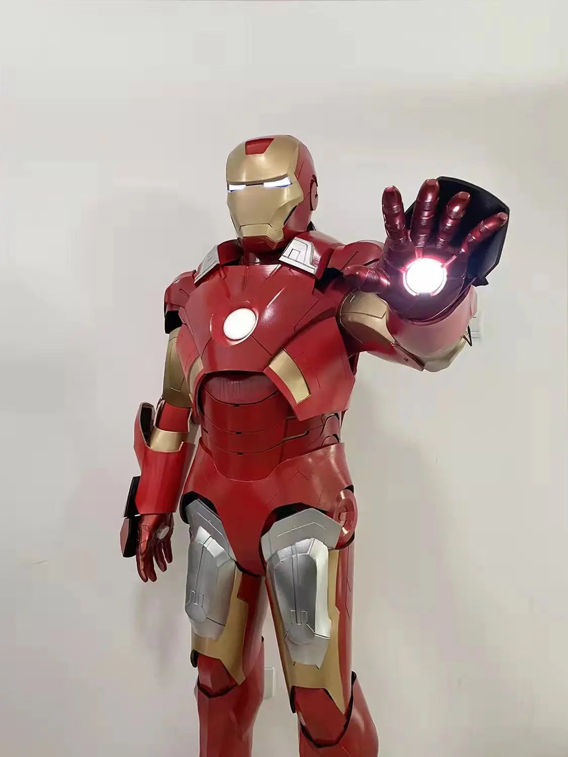 Iron Man Real Person Wearable Battle Suit 1:1 Full Body Armor Adult Robot Armor Suit Mecha Cos Clothing Model Toy Christmas Gift