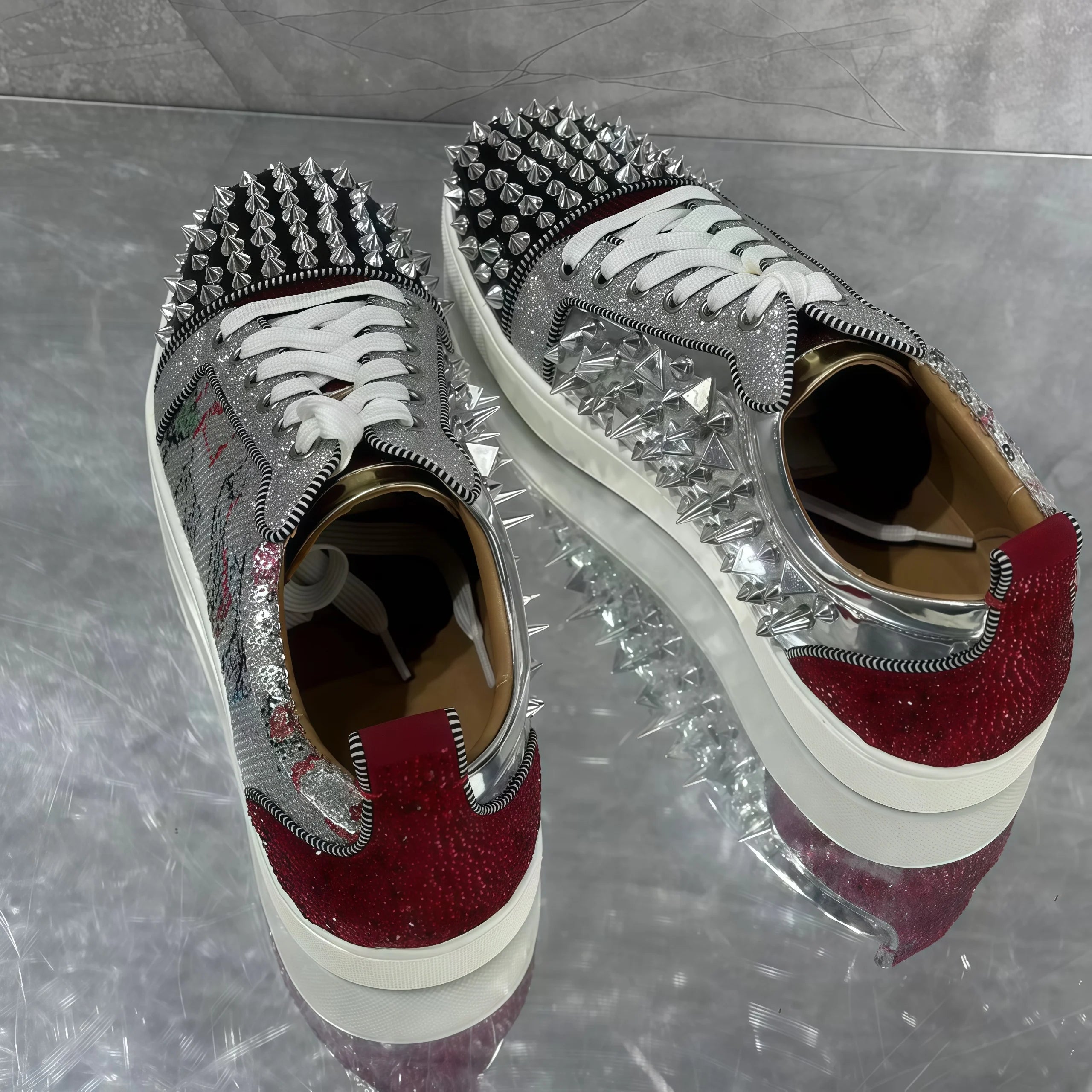 Fashion Spike Flat Heel Lace Up Female Casual Zapatillas 2025 Rivets Luxury Sneakers Woman Man Lovers Print Sports Shoes Bag Set