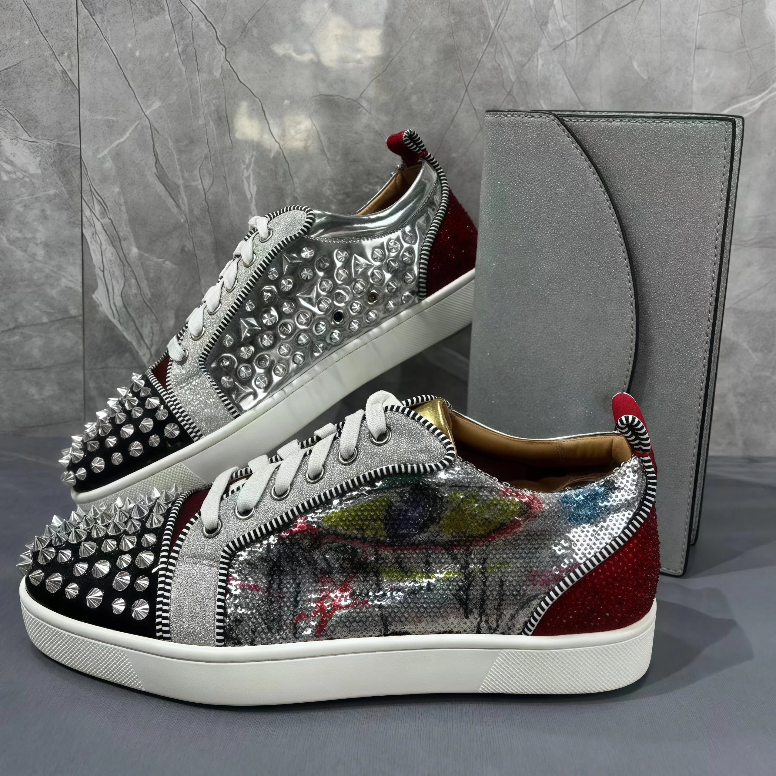 Fashion Spike Flat Heel Lace Up Female Casual Zapatillas 2025 Rivets Luxury Sneakers Woman Man Lovers Print Sports Shoes Bag Set