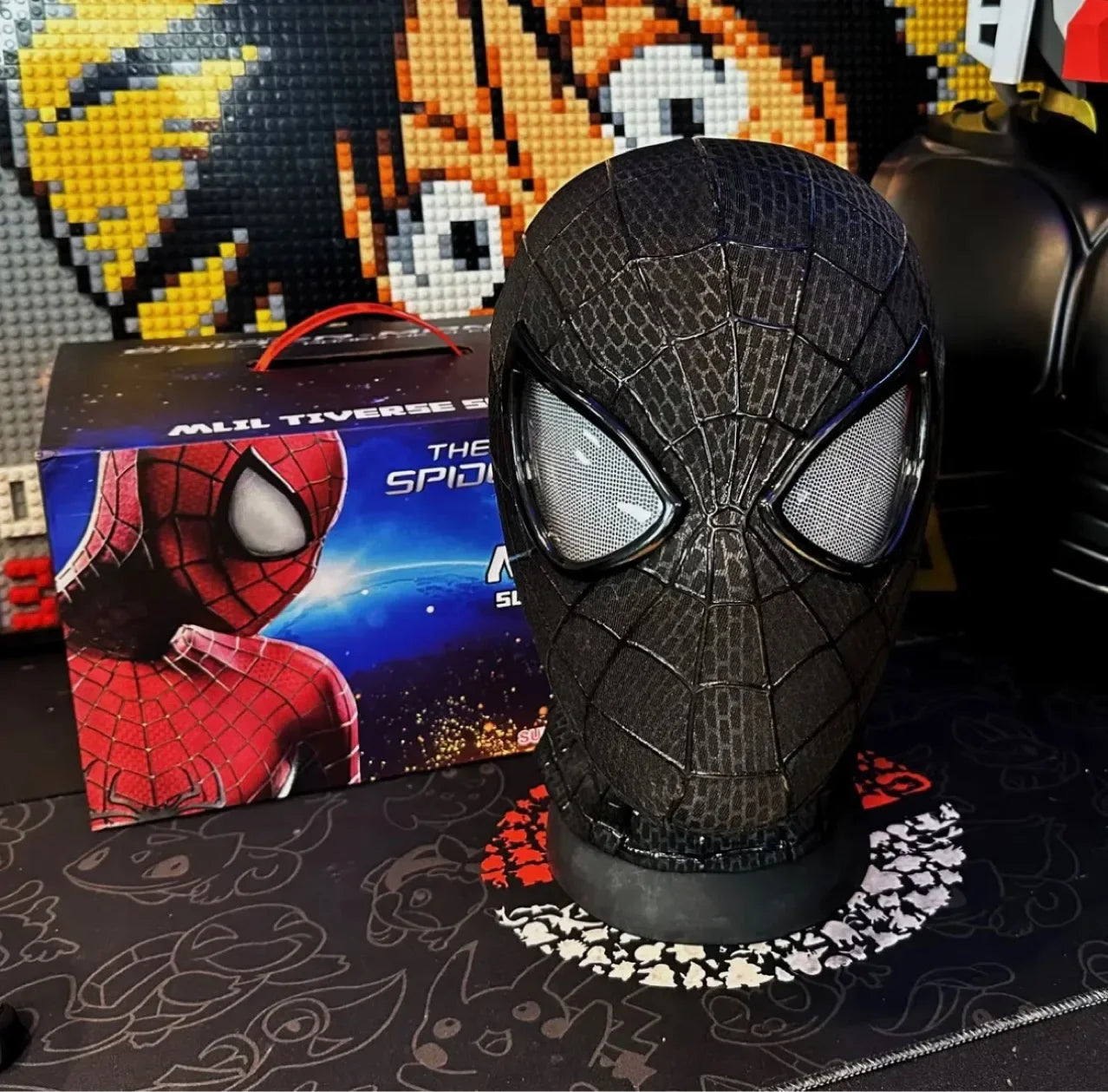 Spider-Man Headgear New The Amazing Movable Mask Helmet Electric Ring Control Eye Luminous Cosplay Collection Model Toy Kid Gift