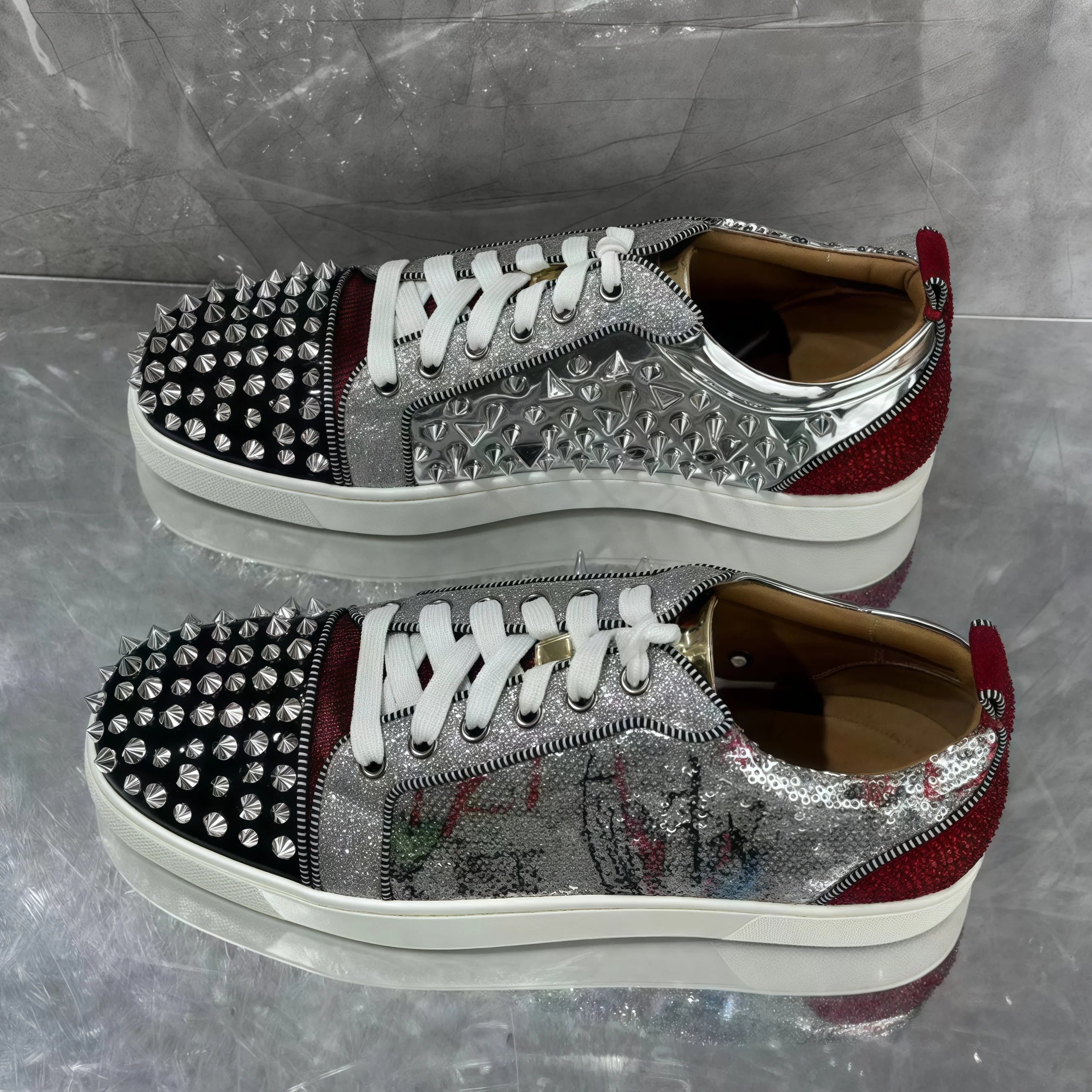 Fashion Spike Flat Heel Lace Up Female Casual Zapatillas 2025 Rivets Luxury Sneakers Woman Man Lovers Print Sports Shoes Bag Set