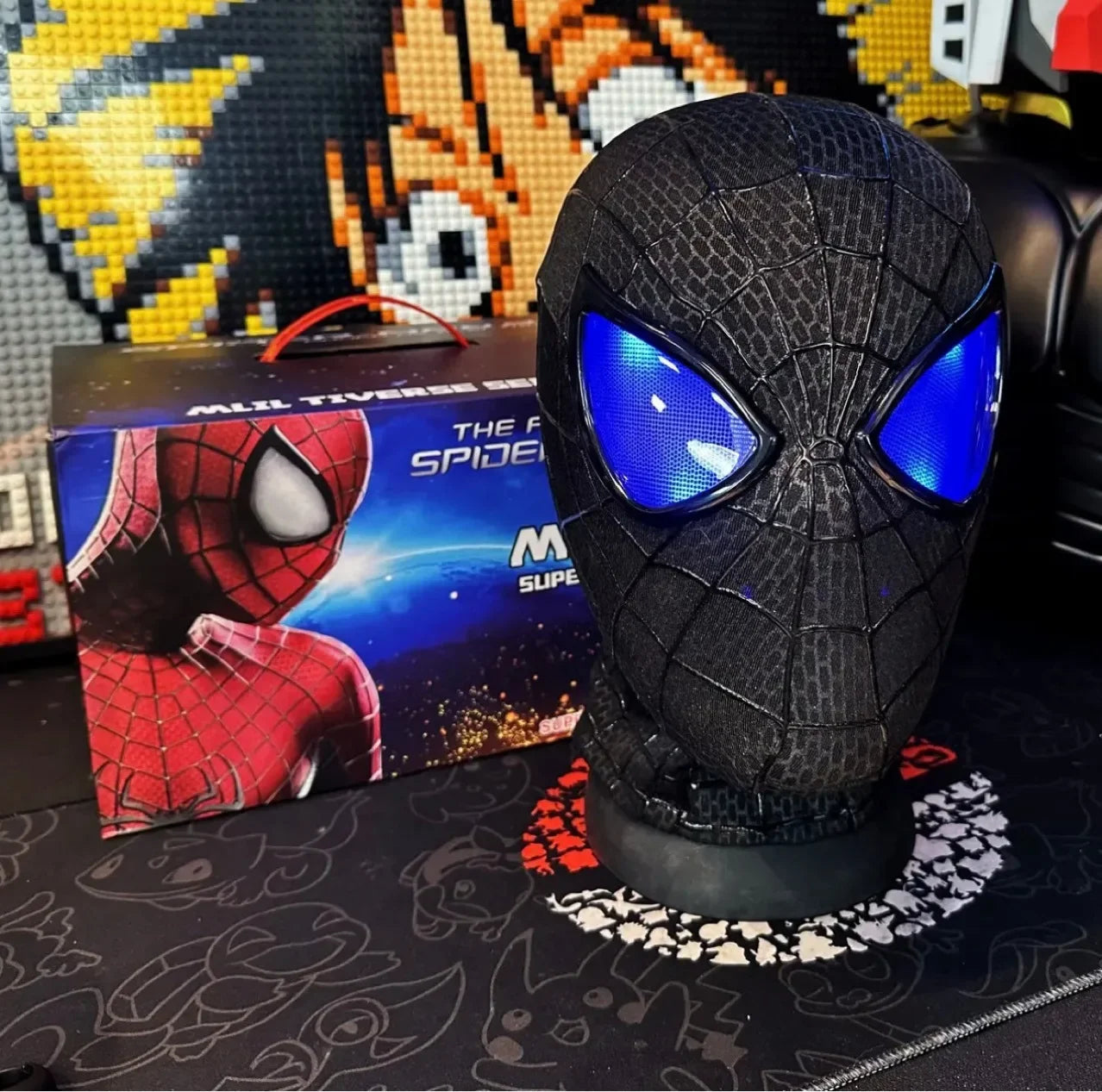 Spider-Man Headgear New The Amazing Movable Mask Helmet Electric Ring Control Eye Luminous Cosplay Collection Model Toy Kid Gift